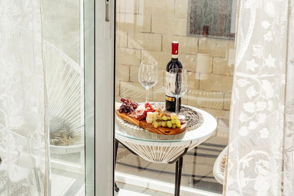 Luxury Designer Penthouse With Private Jacuzzi Apartment Sliema Ngoại thất bức ảnh